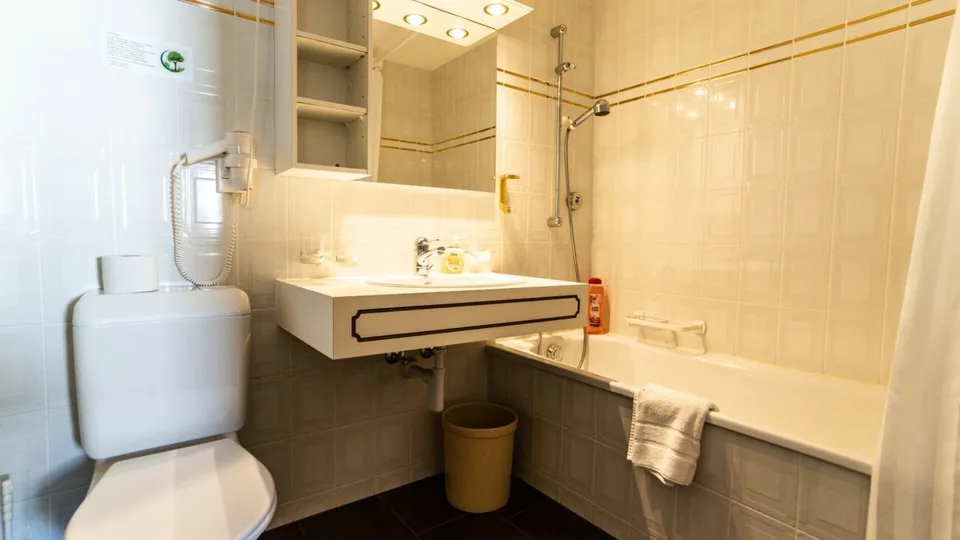 Wunderschöne möblierte Ferienwohnung mit Balkon – Foto 9 von 11