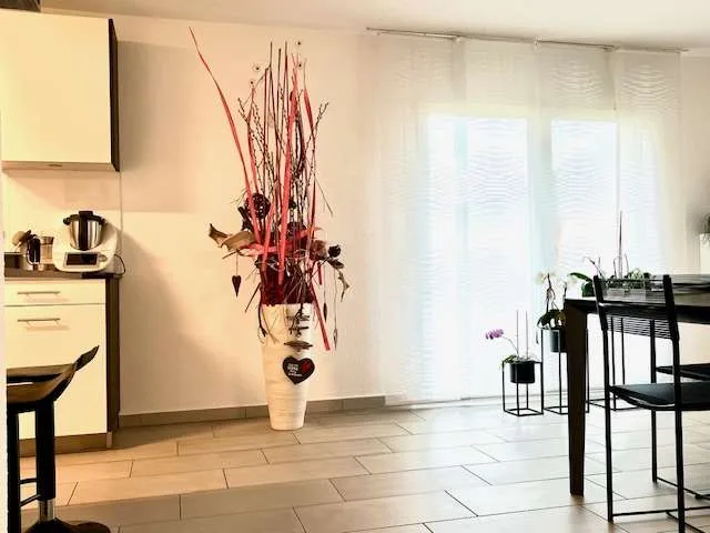 Elegante casa in contesto residenziale