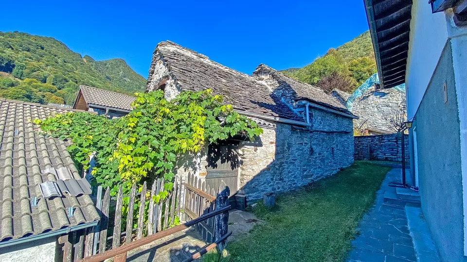 Rustico im historischen Zentrum von Viona- Brione Sopra Minusio – photo 17 sur 23