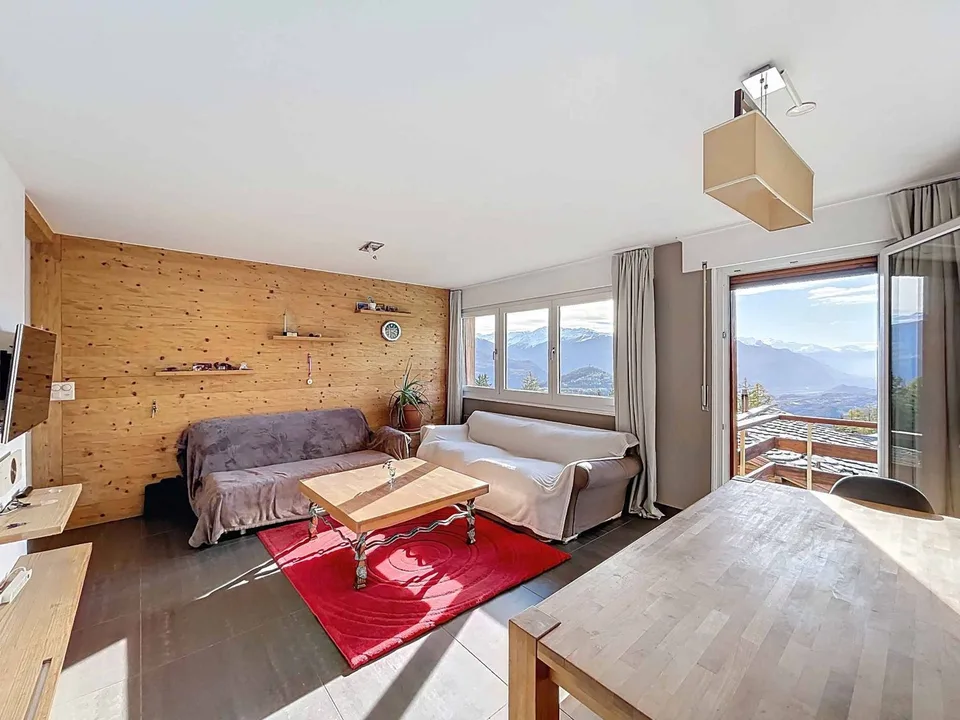 APPARTAMENTO MOLTO BELLO DI 3.5 LOCALI CON VISTA PANORAMICA ECCEZIONALE