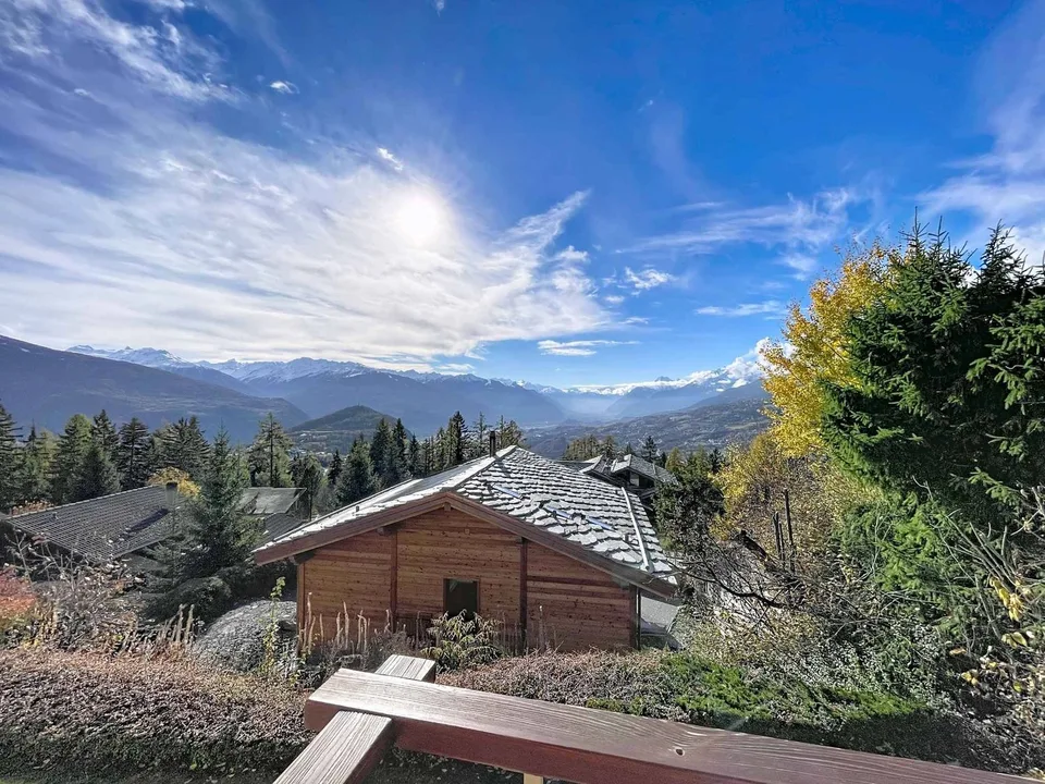 APPARTAMENTO MOLTO BELLO DI 3.5 LOCALI CON VISTA PANORAMICA ECCEZIONALE