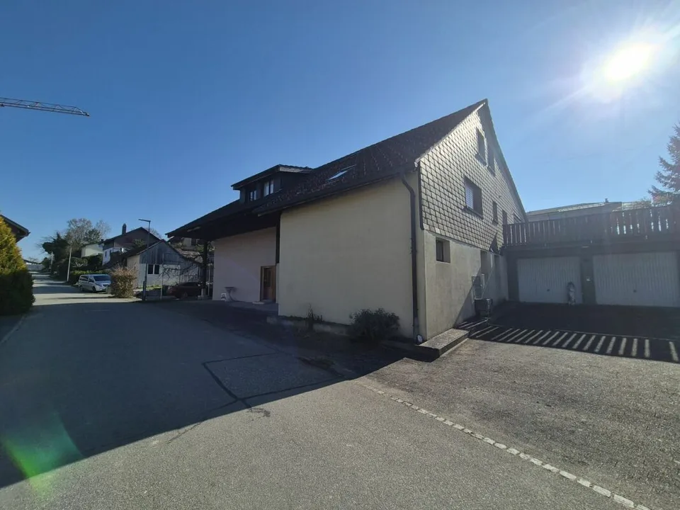 Mehrfamilienhaus mit Gewerbe auf Baulandreserve (1981 m2)
