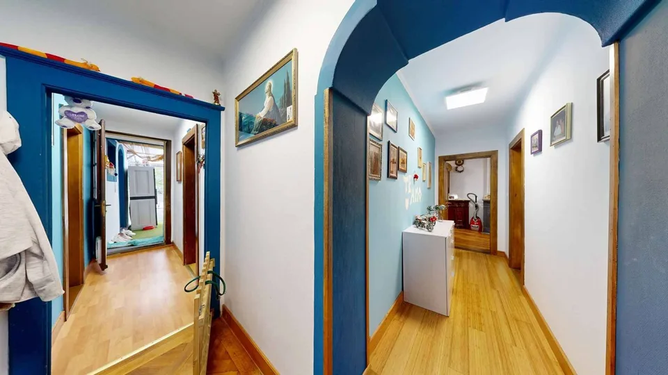 Ampio appartamento di 5 locali con terrazza panoramica