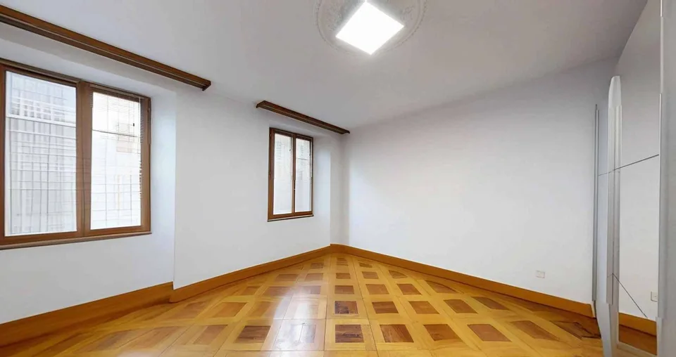 Ampio appartamento di 5 locali con terrazza panoramica