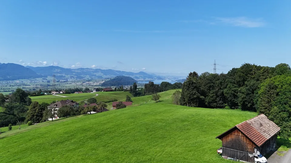 Exklusive 5.5-Zimmer-Wohnung mit Ausblick in Gommiswald