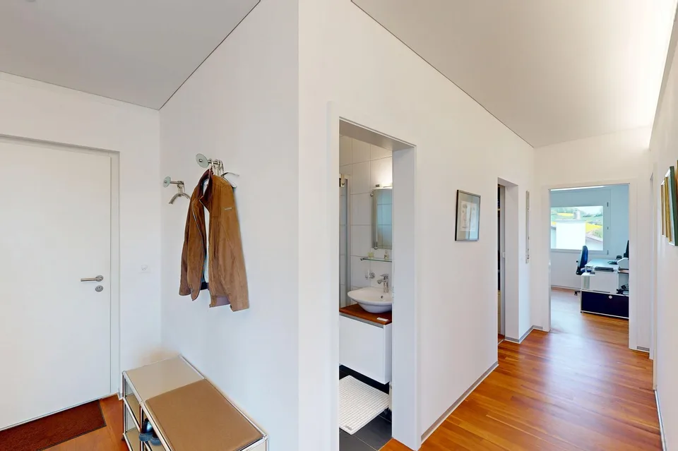 Attika-Lifestyle nahe Bern – 54 m² private Sonnenterrasse & hochwertiger Ausbau – Foto 7 von 12