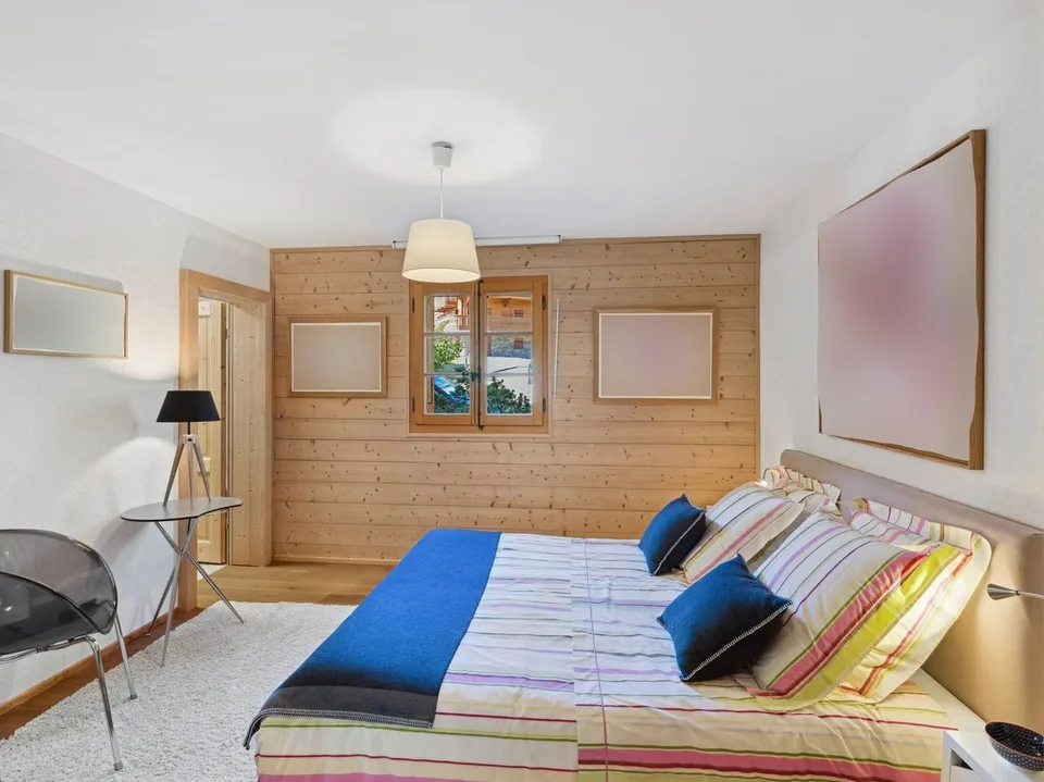 Bell'appartamento di 4,5 locali con camino, giardino privato, vista, 2 parcheggi – foto 10 di 13