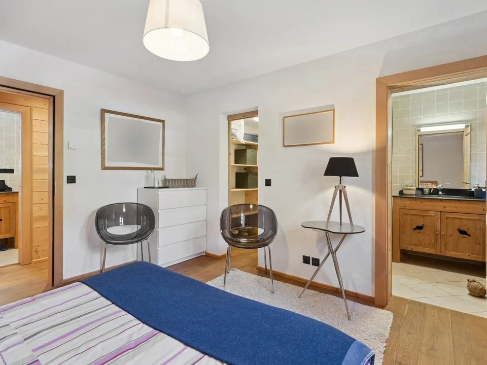 Bell'appartamento di 4,5 locali con camino, giardino privato, vista, 2 parcheggi – foto 11 di 13