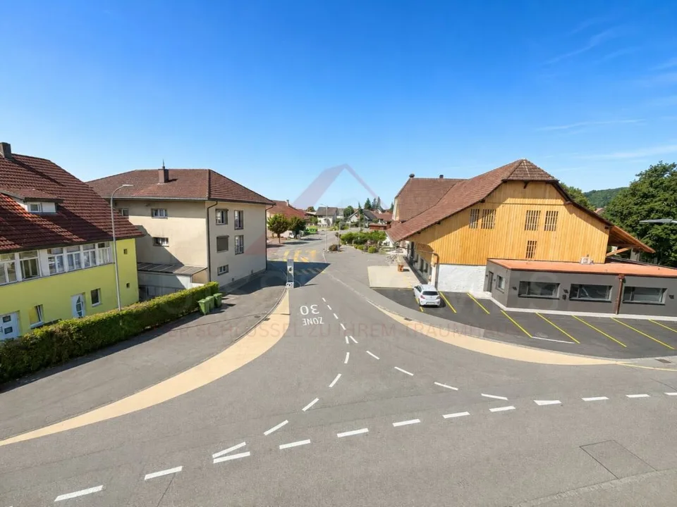 Maison multifamiliale à Niederbipp avec 3 appartements et potentiel de développement