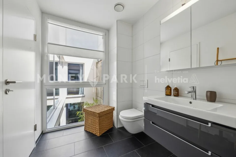 Casa a schiera moderna con atrio, terrazza e giardino – foto 7 di 11
