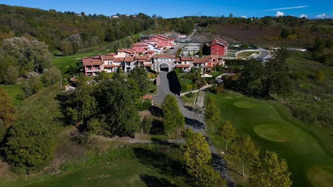 Villa a Capriata d'Orba – Vivere in Piemonte nel paradiso del golf