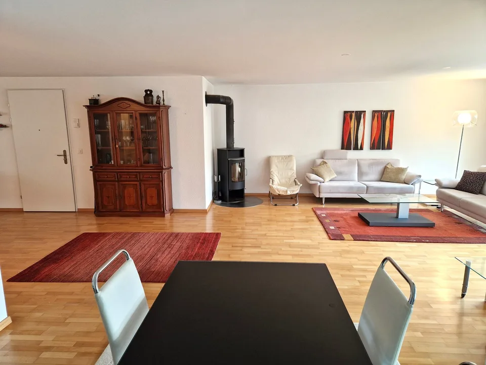 Appartamento attraente di 4,5 locali con balcone e stanza hobby/lavanderia privata