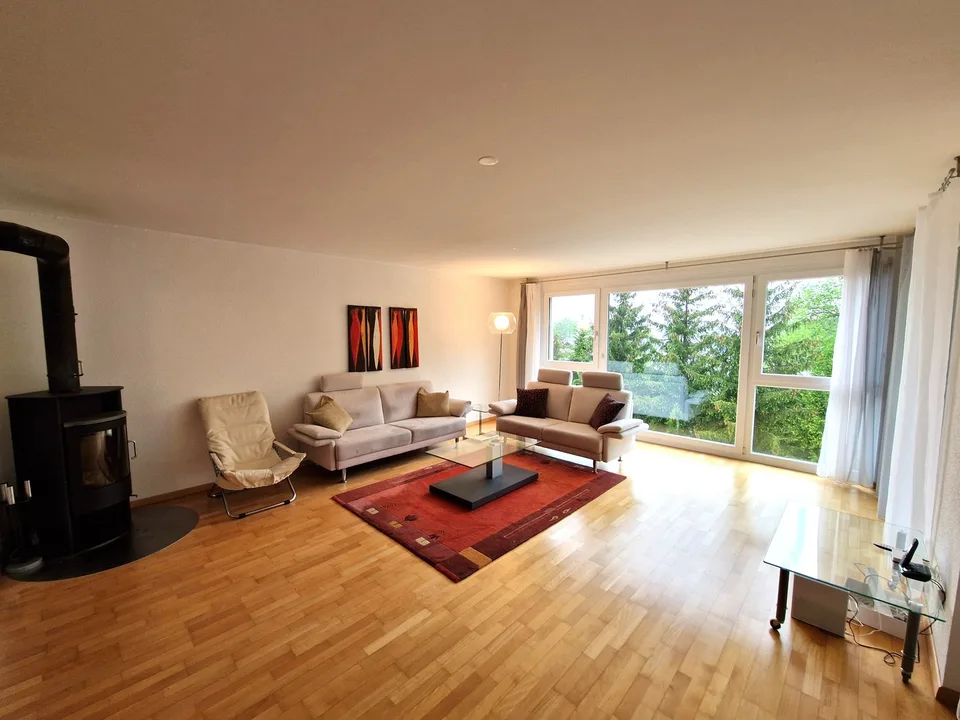 Appartamento attraente di 4,5 locali con balcone e stanza hobby/lavanderia privata
