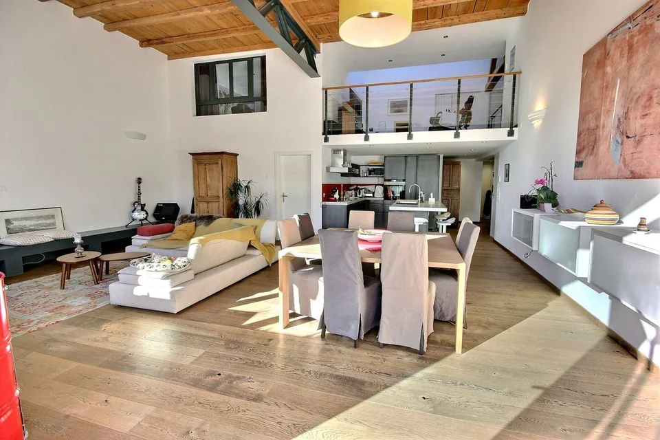 Prächtiges Triplex mit 55m2 erhöhter Terrasse