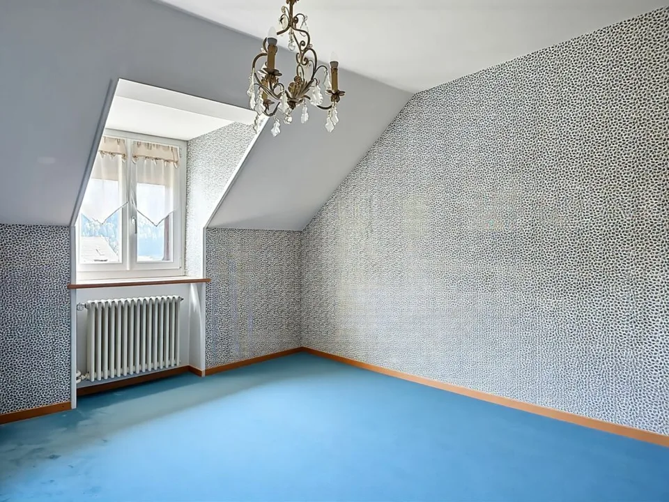Prächtiges Potenzial für dieses 5-Zimmer-Duplex zur Personalisierung