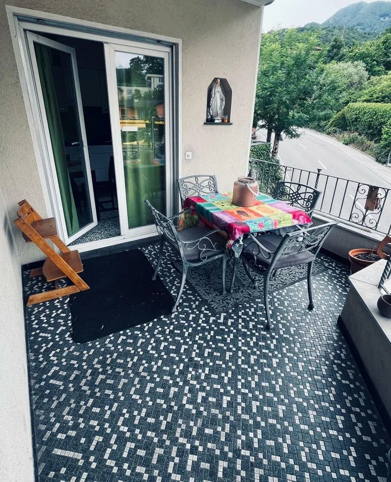 Appartement de 5,5 pièces au premier étage dans une maison bifamiliale à vendre