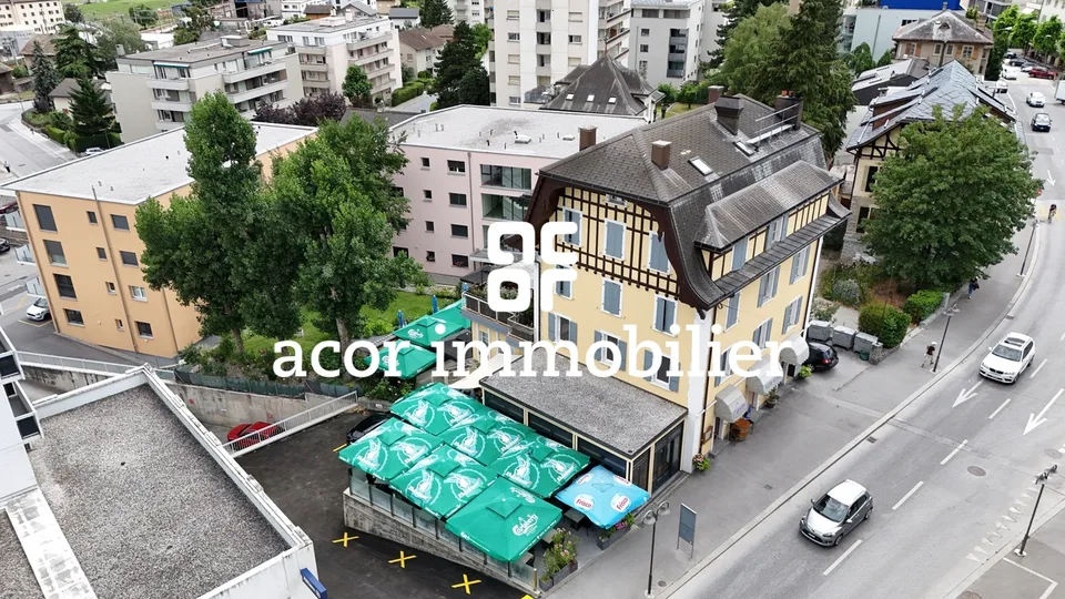 Restaurant iconique à Sierre: Murs, fond de commerce et machines!