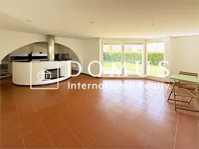 Villa indipendente, 7 localii, giardino, garage - Disponibile subito