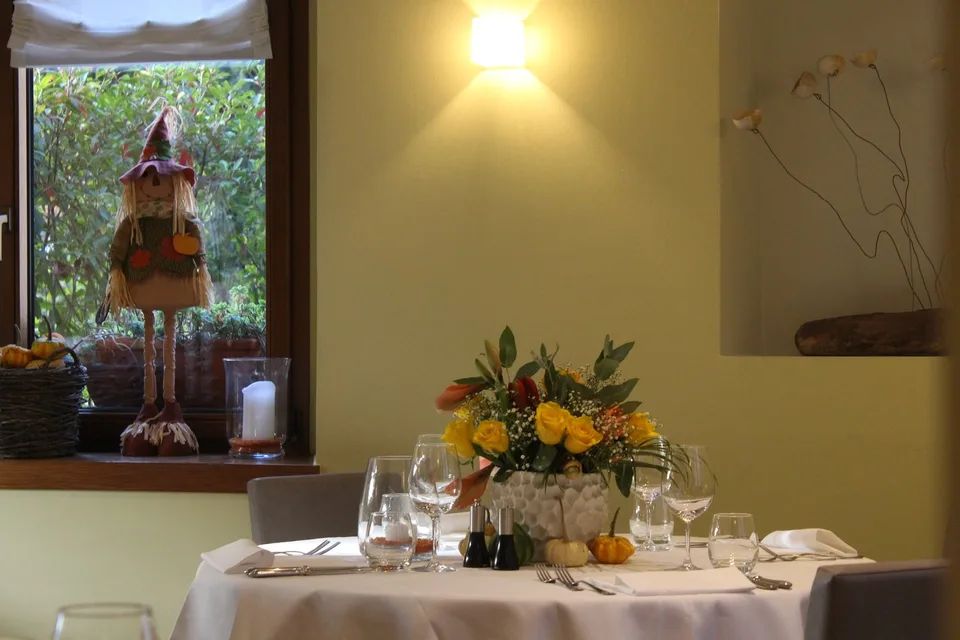 Charming hotel with 11 rooms for sale in Ponte Brolla