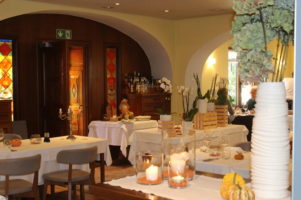 Charmantes Hotel mit 11 Zimmern in Ponte Brolla zu verkaufen