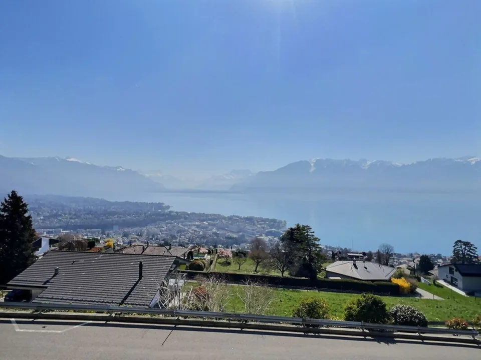 Duplex di 3.5 locali + ufficio con grande potenziale e vista impareggiabile