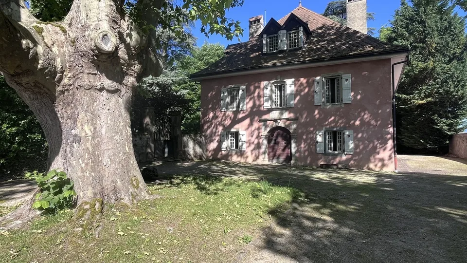 Bâtisse du XIXe siècle dans un parc arboré aux portes de Genève – Foto 13 von 13