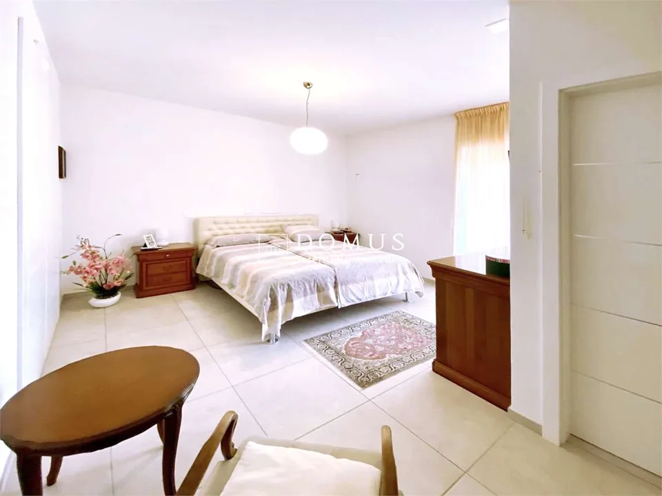 Appartement noble et spacieux avec terrasse généreuse – photo 10 sur 13