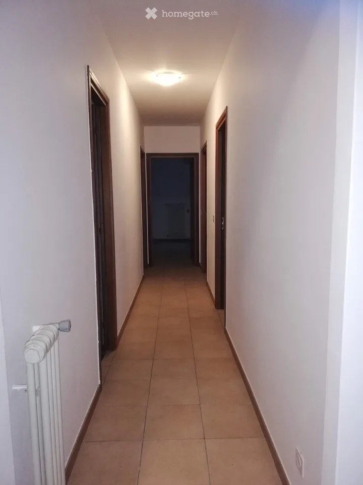 Vendo 3.5 Locale 50 mt centro Paradiso con Piscina