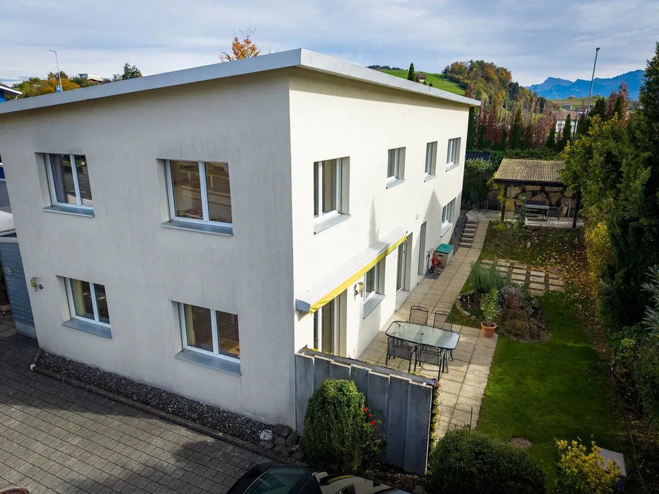 RESERVIERT  //  Haus mit vielen Nutzungsmöglichkeiten  //  RESERVIERT