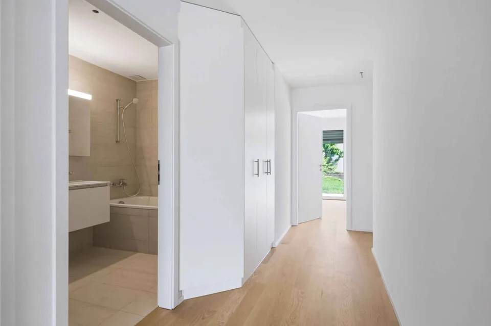 Neue 3.5-Zimmer-Wohnung mit doppelten Außenbereichen