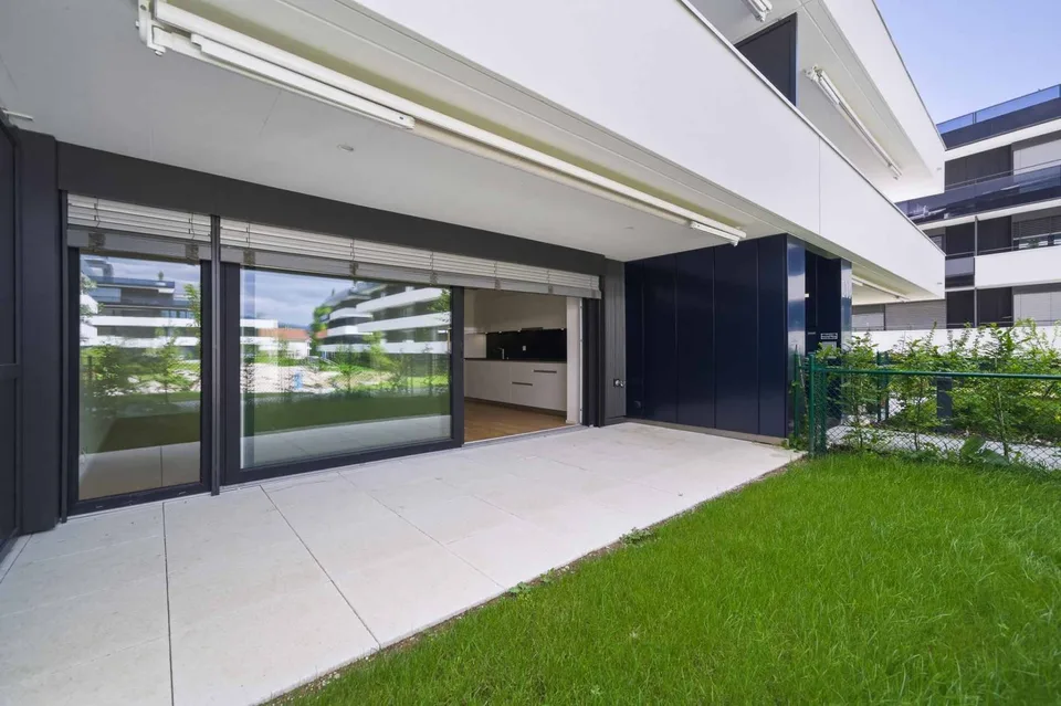 Neue 3.5-Zimmer-Wohnung mit doppelten Außenbereichen