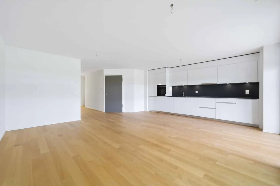 Neue 3.5-Zimmer-Wohnung mit doppelten Außenbereichen