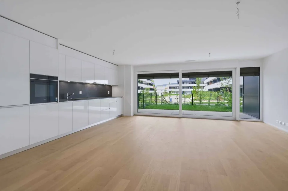 Neue 3.5-Zimmer-Wohnung mit doppelten Außenbereichen