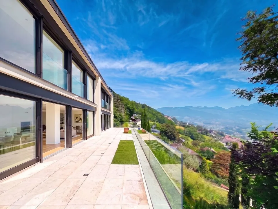 Villa individuelle avec piscine et vue panoramique époustouflante – photo 8 sur 10