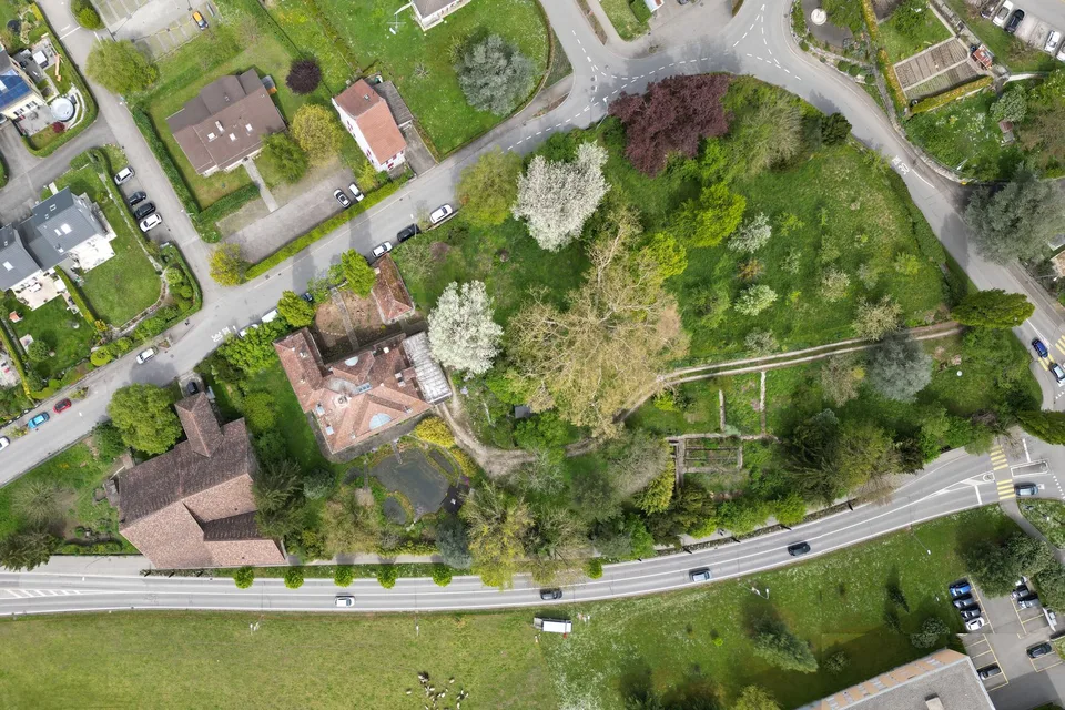 Casa padronale con ampio parco e laghetto