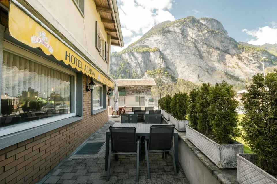 Hotel Restaurant Alpina-Ritzli mit beliebtem Pub in Innertkirchen – Foto 13 von 14
