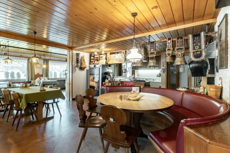 Hotel Restaurant Alpina-Ritzli mit beliebtem Pub in Innertkirchen – Foto 9 von 14