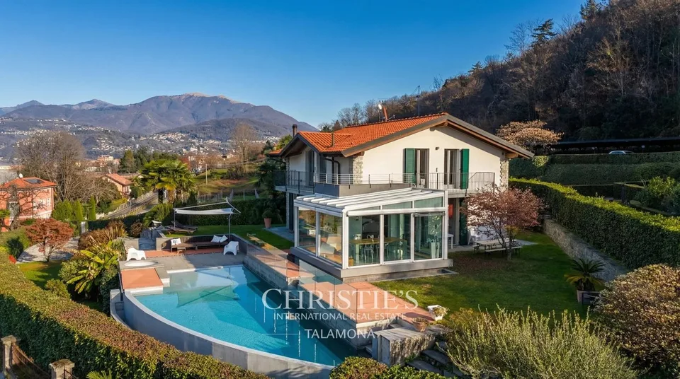 Villa élégante au bord du lac avec vue panoramique ? Brezzo di Bedero – photo 6 sur 13