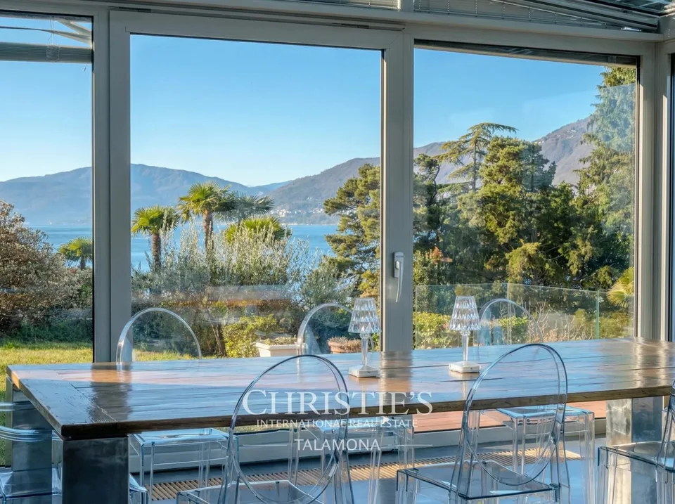 Villa élégante au bord du lac avec vue panoramique ? Brezzo di Bedero – photo 9 sur 13