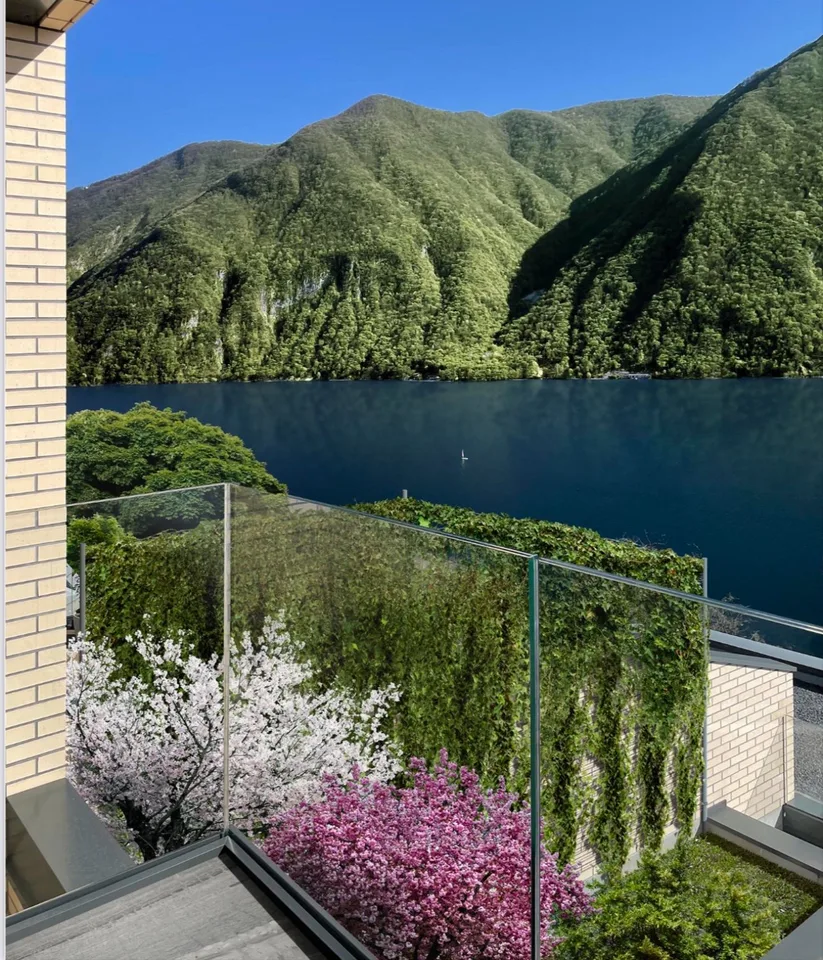 VILLA or DUPLEX APARTMENT CHARMING LAKE VIEW