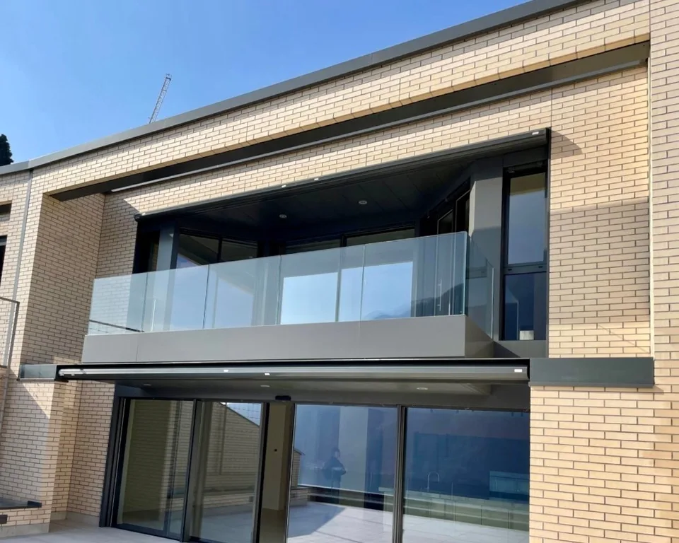 VILLA or DUPLEX APARTMENT CHARMING LAKE VIEW