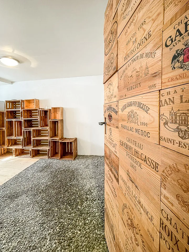 Casa unifamiliare da sogno con piscina e bosco privato in una posizione panoramica meravigliosa