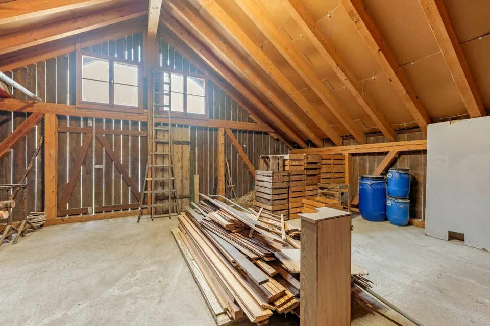 Baulandgrundstück über 1'758 m² mit Zweifamilienhaus und viel Entwicklungspotenzial im ruhigen Dorfkern von Remigen – Foto 20 von 26