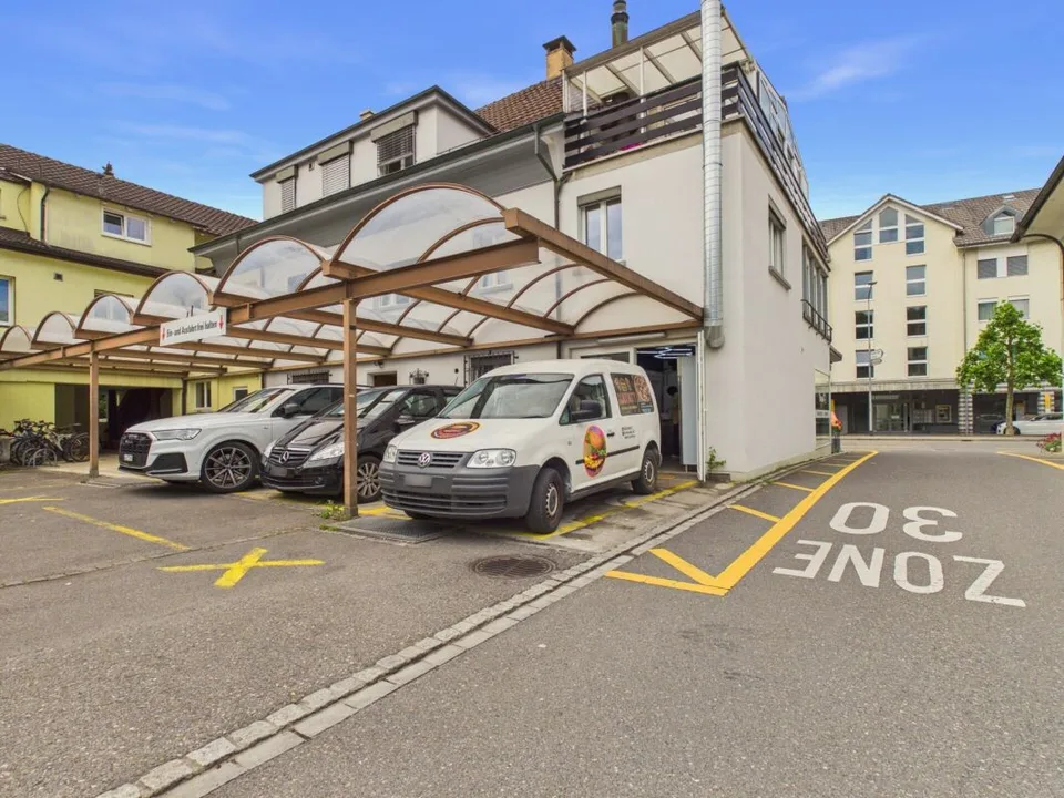 Incantevole casa residenziale e commerciale a Schöftland