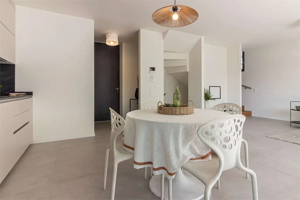 NEUE BIFAMILIEN-VILLA IN EXKLUSIVEM BEZIRK – Foto 7 von 13