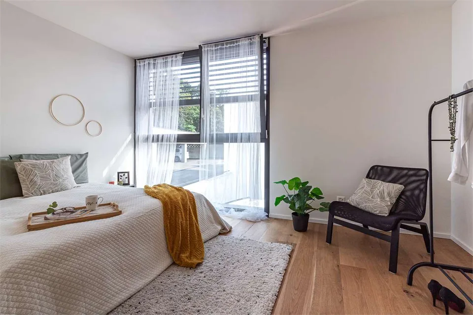 NEUE BIFAMILIEN-VILLA IN EXKLUSIVEM BEZIRK – Foto 9 von 13