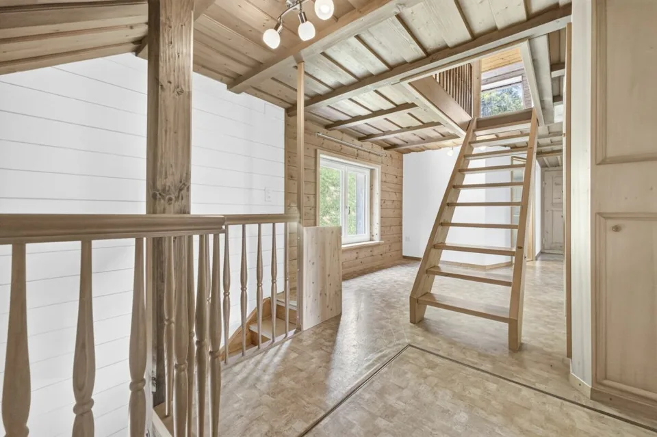 Old building charm meets modern comfort – photo 20 of 27