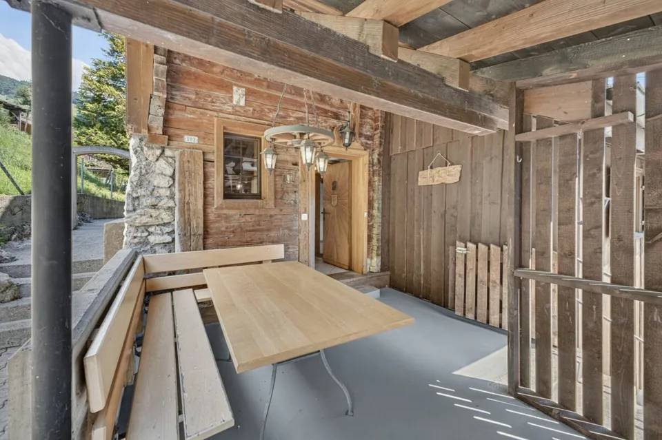 Old building charm meets modern comfort – photo 26 of 27