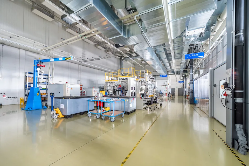 Hall industrielle pour usage propre - idéale pour la production ou la logistique – photo 6 sur 9