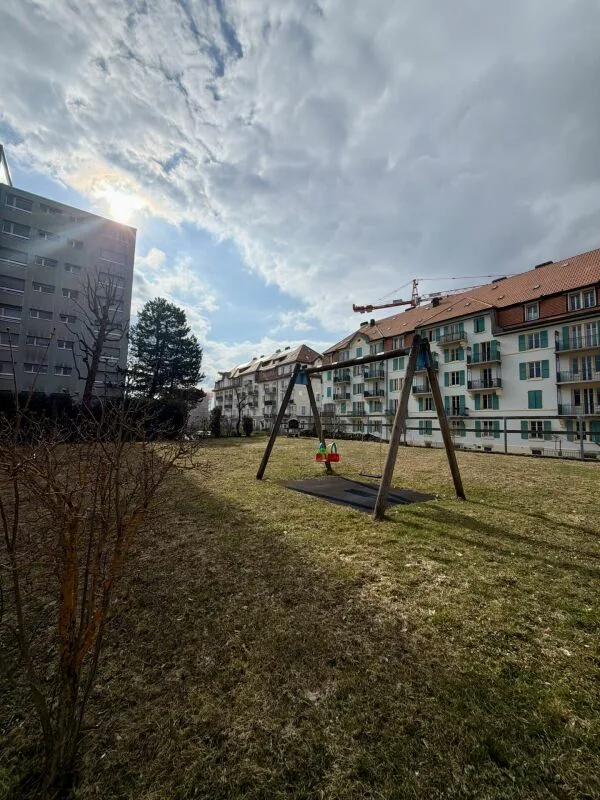 Schönes helles 5,5-Zimmer-Apartment mit Garage - La Chaux-de-Fonds – Foto 6 von 14